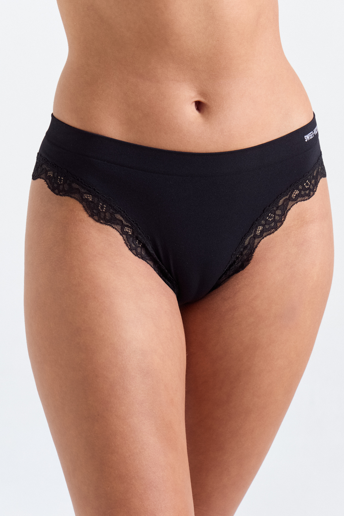 LIMITLESS LACE Vedetina imagen 5